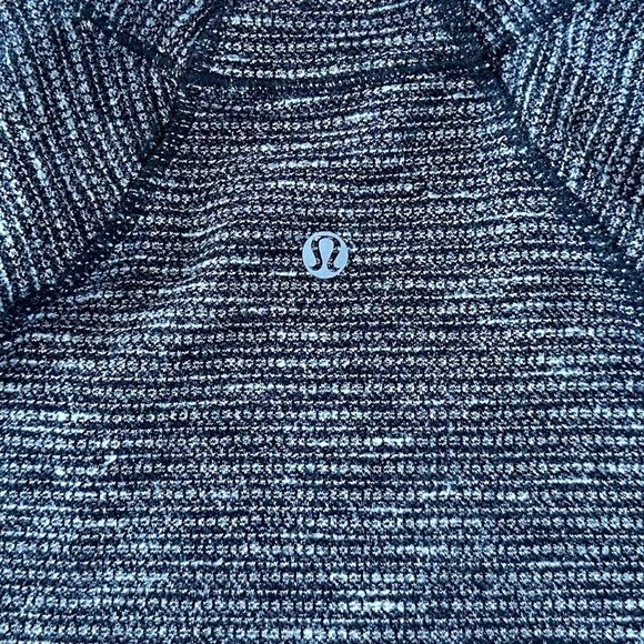 Lululemon Think Fast Long Sleeve in Color: Coco Pique Black / Black (Size 4) - Picture 11 of 11